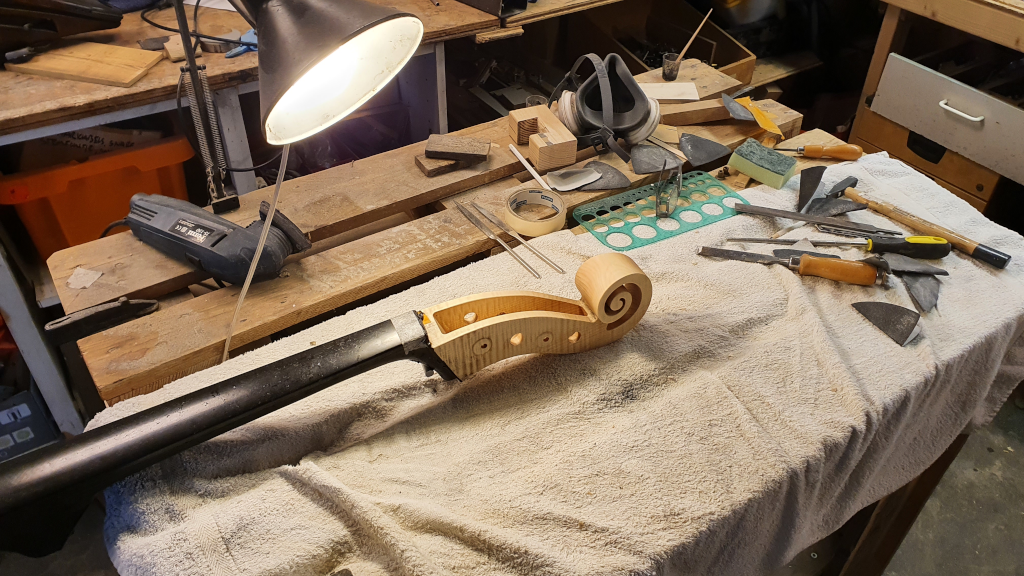 Lingsma electric upright bass - Neck